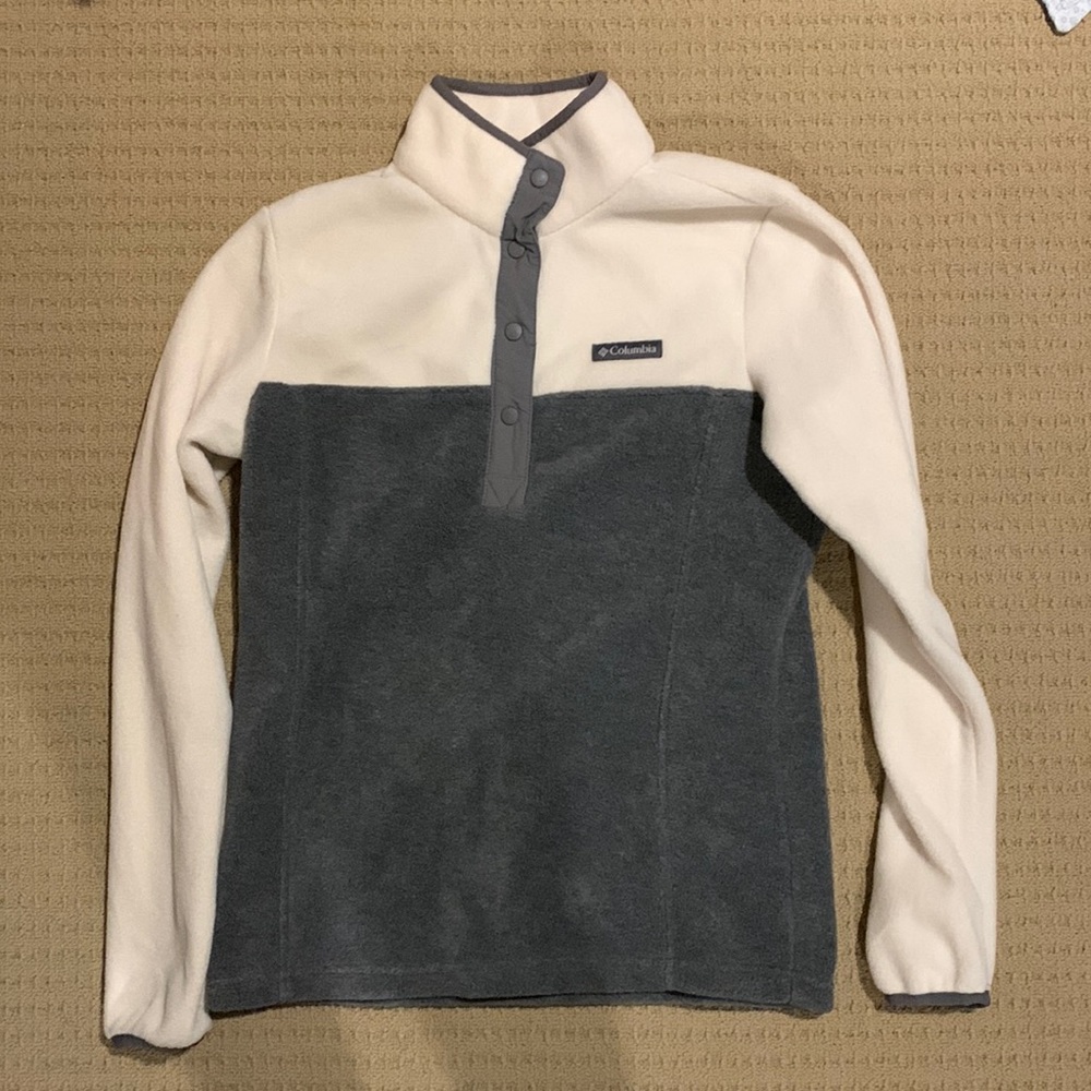 Columbia cream quarter button up top, fleece, size xs